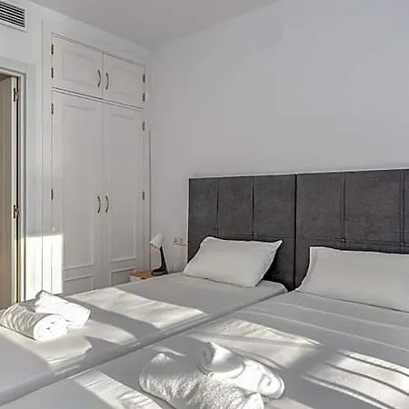 Saturno Modern Flat With Pool Ref 146 *